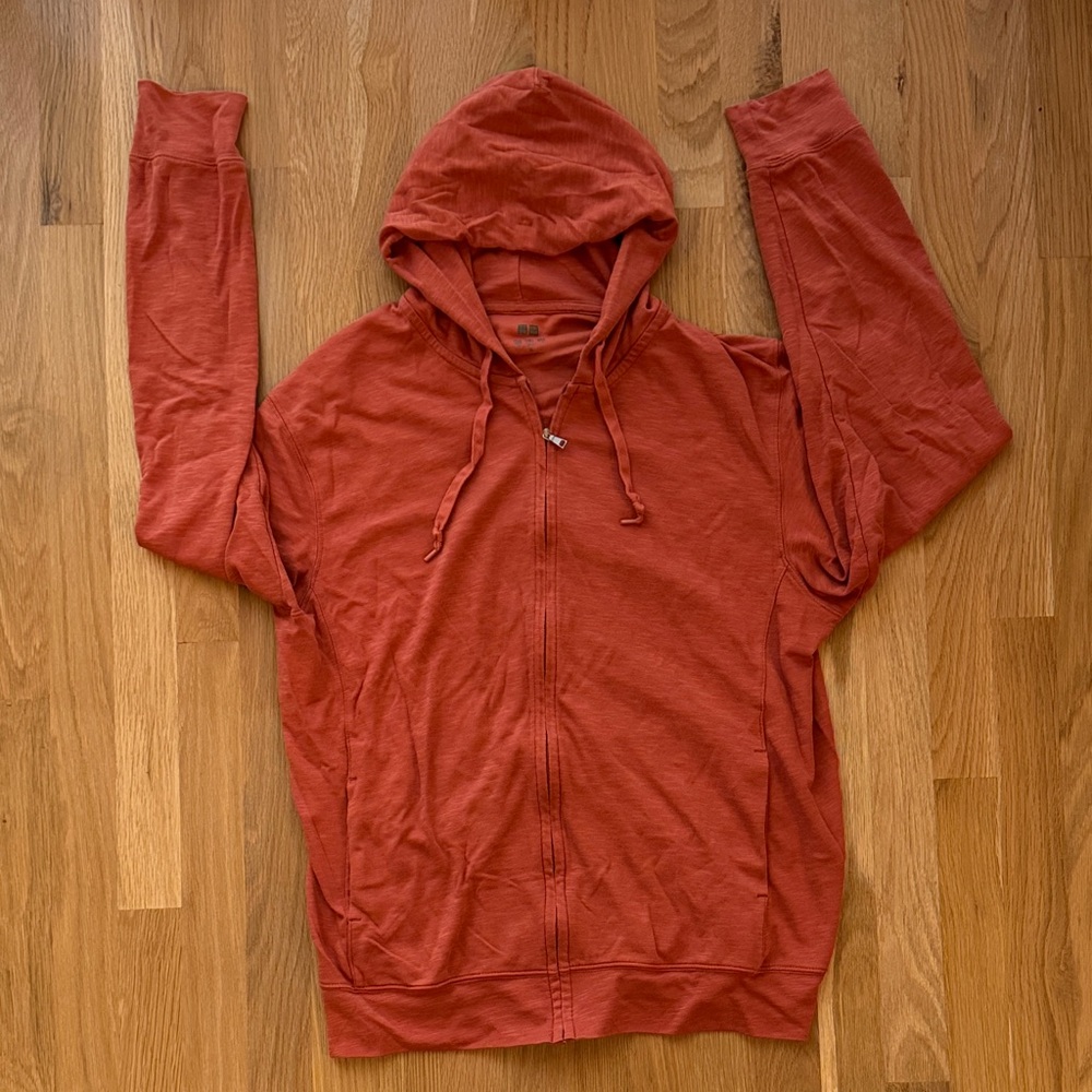 Uniqlo Men's Dry, Cool, UV Protection Full Zip Up Hoodie Sweater in Burnt Orange